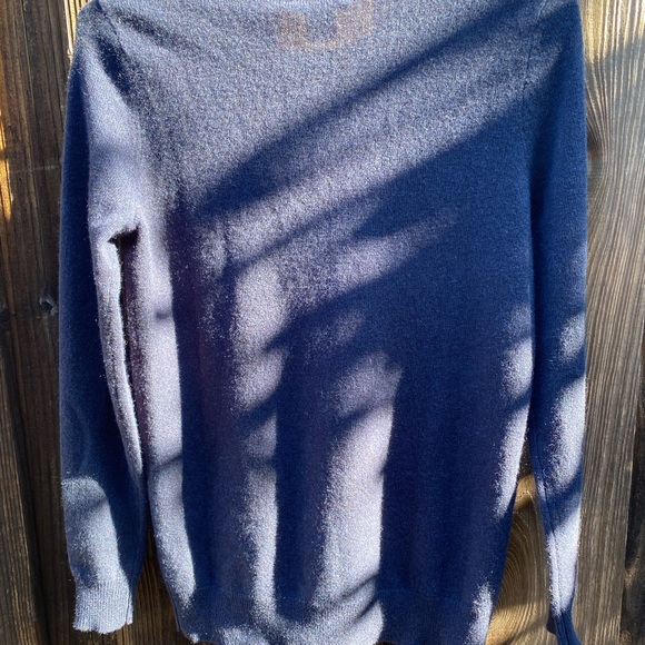 C by Bloomingdales cashmere sweater - Picture 9 of 9
